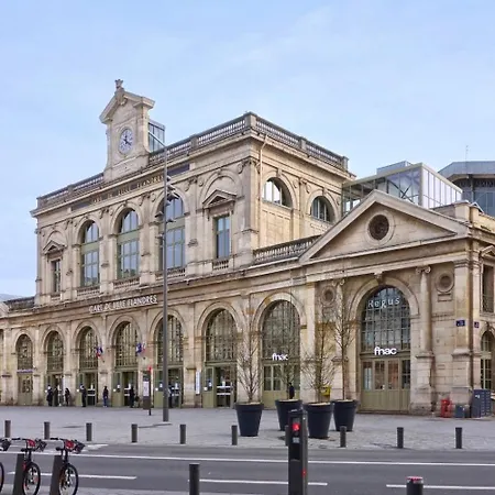 Vieux Lille: Bright, Functional Apartman