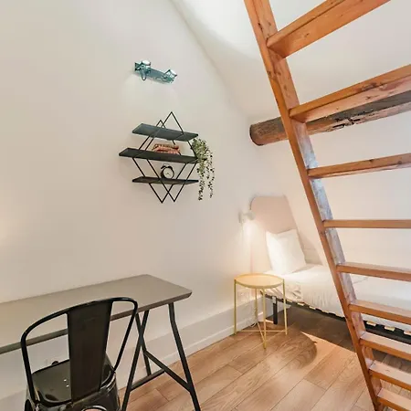 Apartman Vieux Lille: Bright, Functional Lille