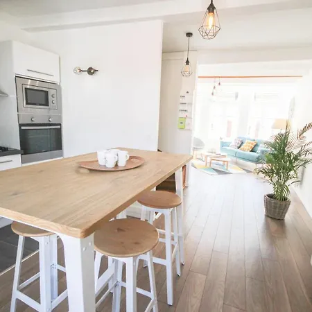 Appartement Vieux Lille: Bright, Functional *
