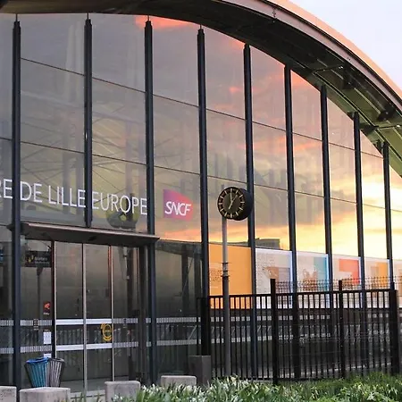 Vieux Lille: Bright, Functional * ليل