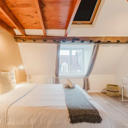 Vieux Lille: Bright, Functional Lägenhet *